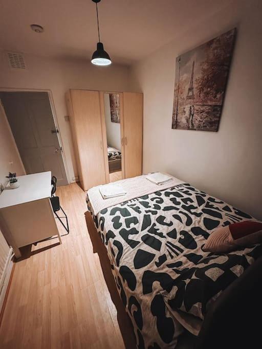 Spacious 3 Bedroom Flat In Stockwell London Exterior photo
