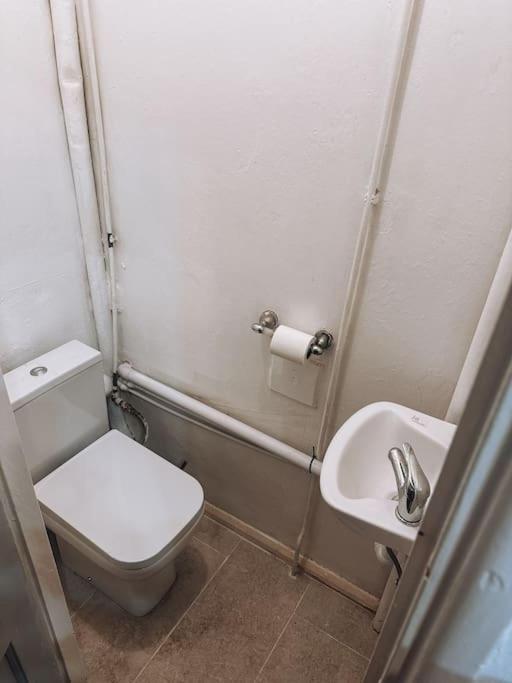 Spacious 3 Bedroom Flat In Stockwell London Exterior photo